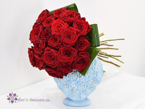 19 trandafiri rosii